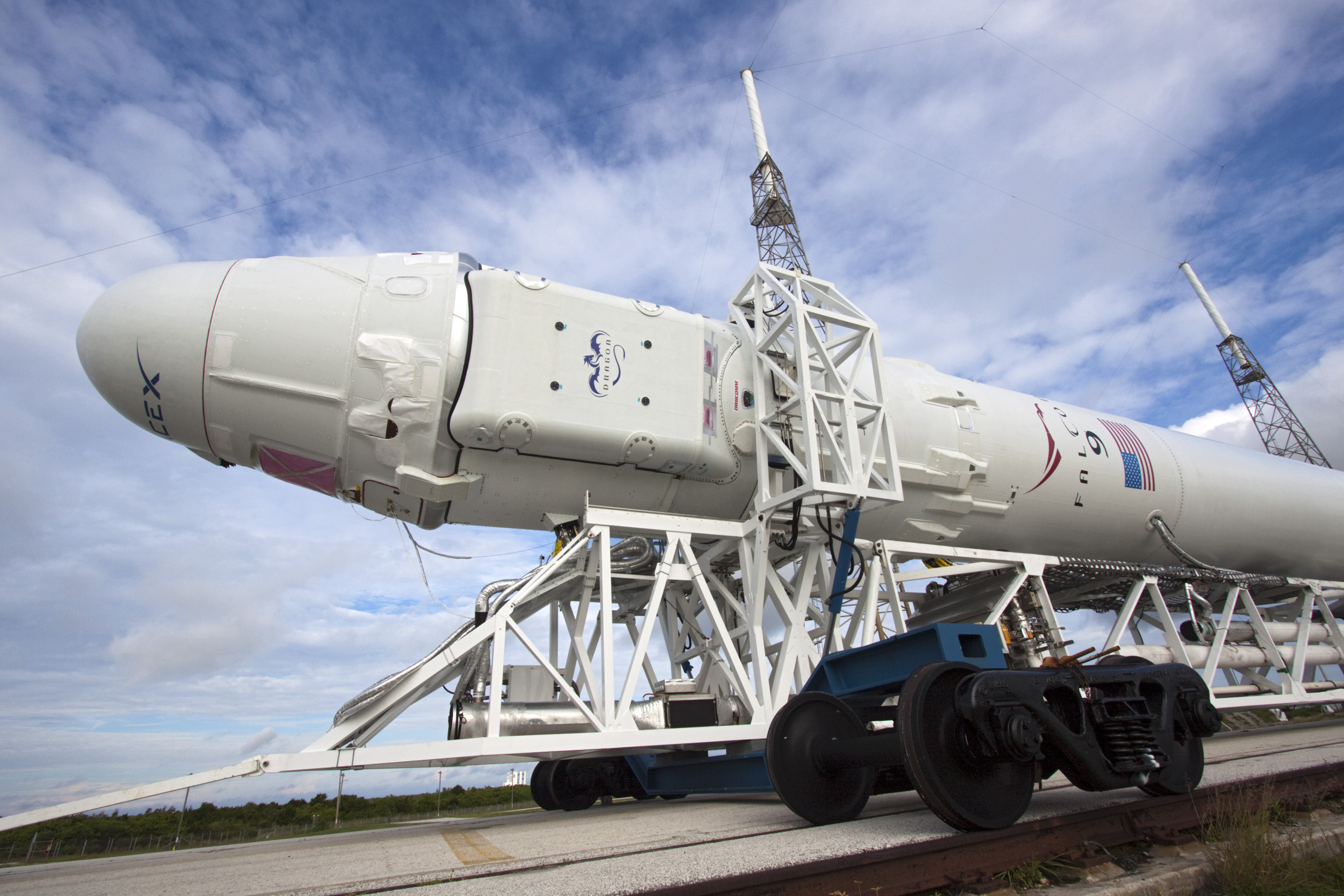Private Dragon Spacecraft 'Go' to Launch Space Station Cargo Sunday